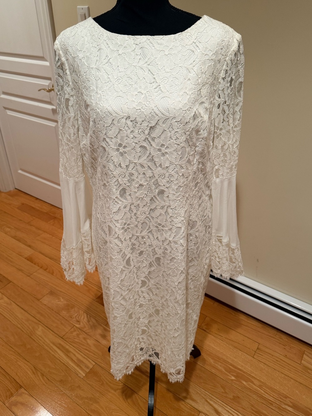 White House Black Market Ivory Fully Lined Dress With Zipper in the Back XL